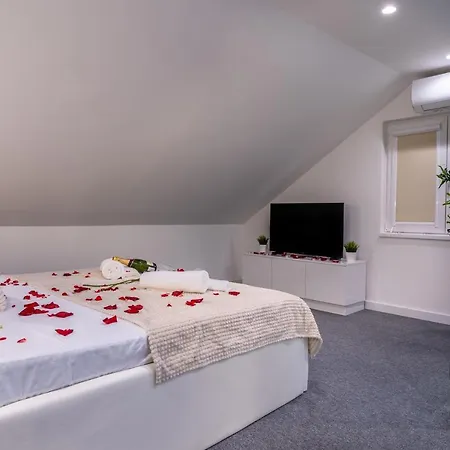 Alex Apartment
